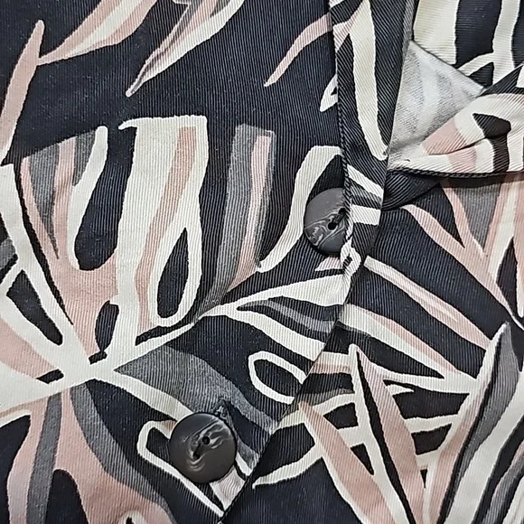 Nicole Miller Button Up Top 100% Lyocell Tropical Palm Floral Small - Picture 3 of 5